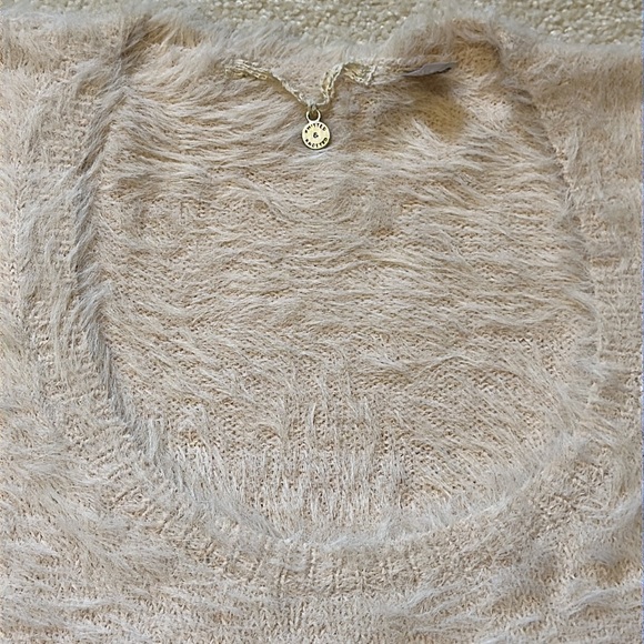 Knitted and knotted Anthropology light pink 100% nylon short sleeve scoop neck - Picture 11 of 12